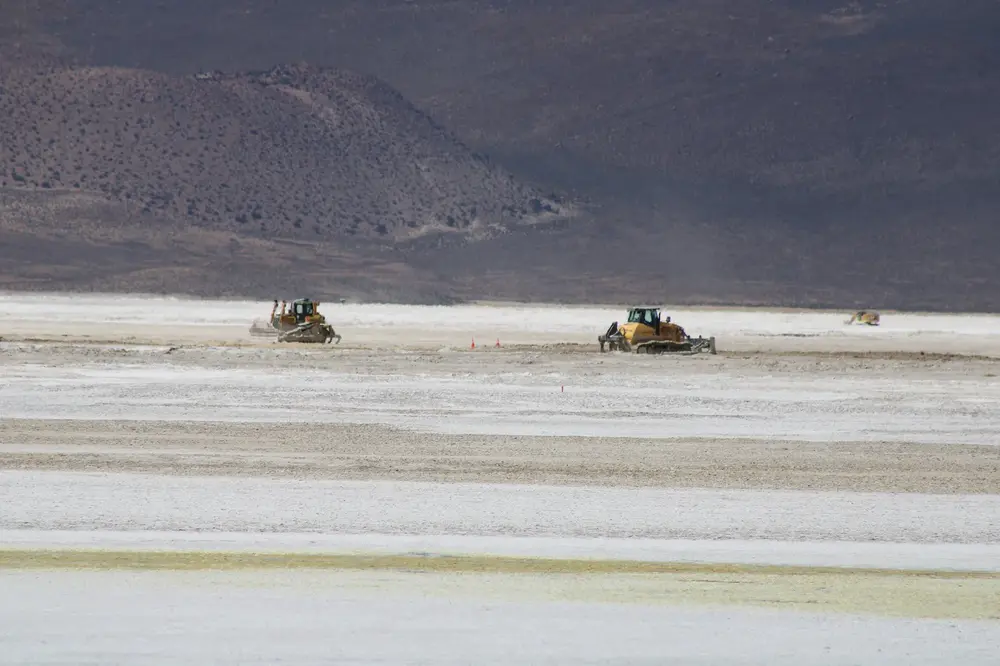 Extracción de bórax en el Salar de Surire