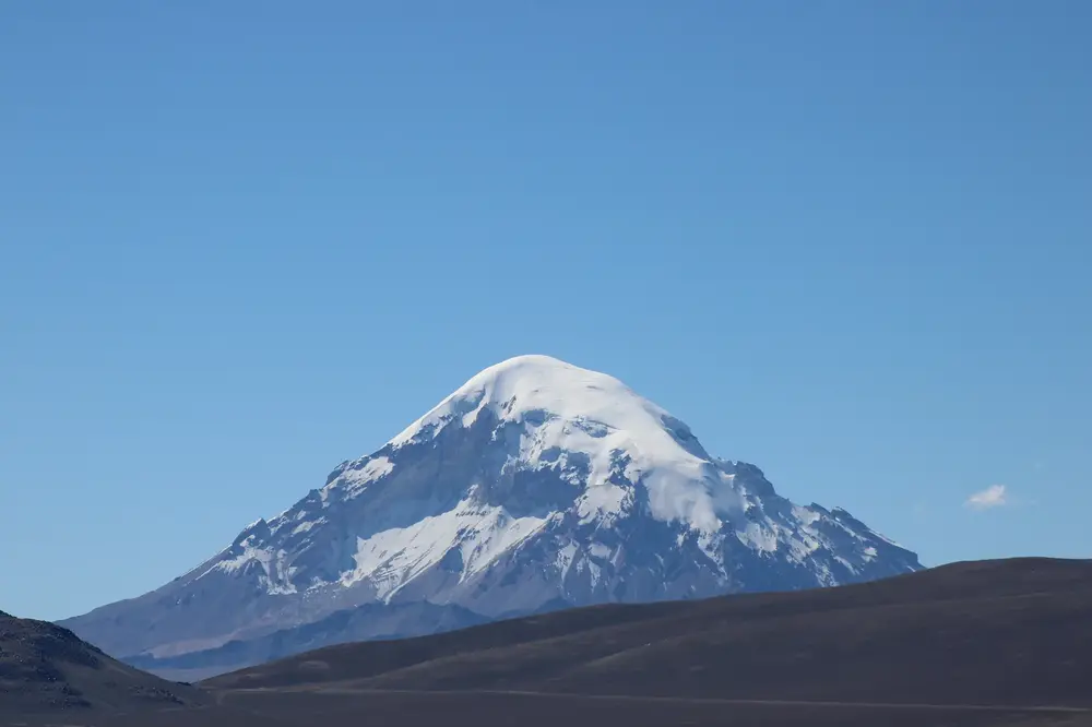 Nevados vistos desde el lago Chungará